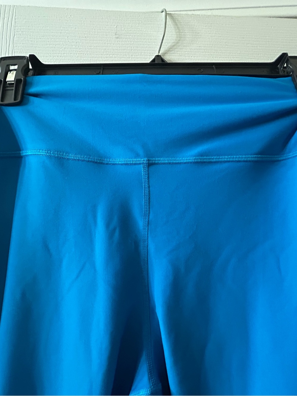 Old Navy Powersoft Leggings with Side Pocket - Picture 3 of 5